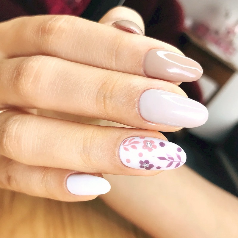 Manicura en uñas naturales - Noemi Parrales Beauty Studio Piura